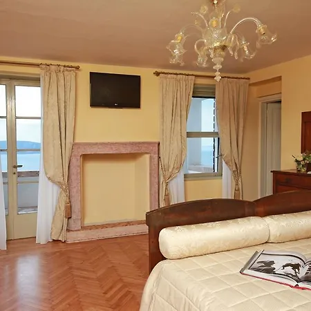 Le Selve View Villa *