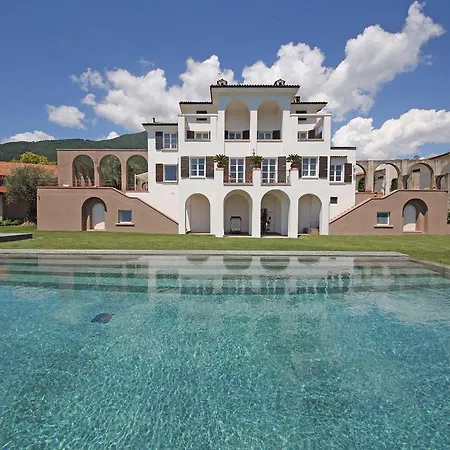 Villa Le Selve View *